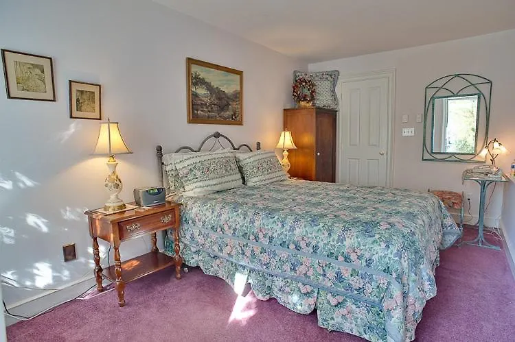 Amethyst Inn Victoria