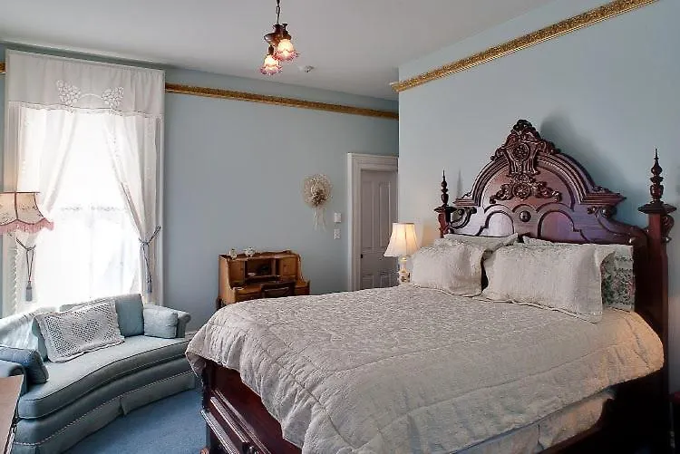 Amethyst Inn Victoria Bed & Breakfast