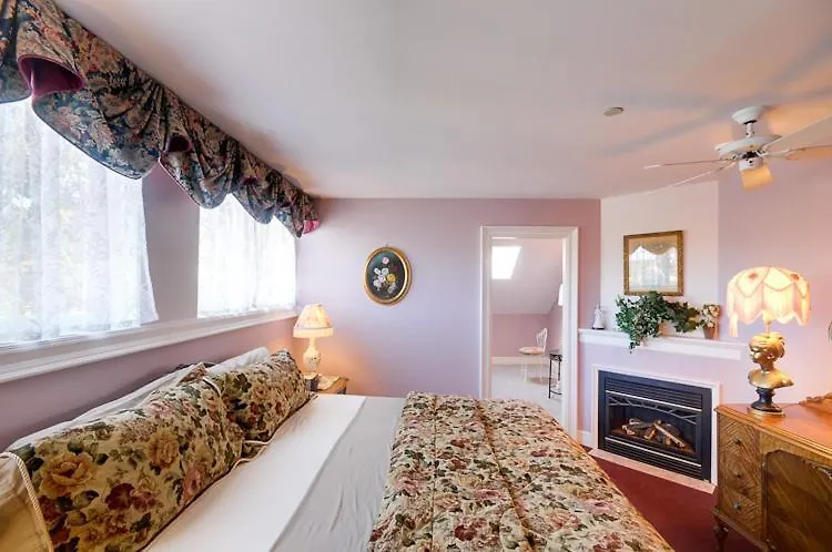 Amethyst Inn Victoria