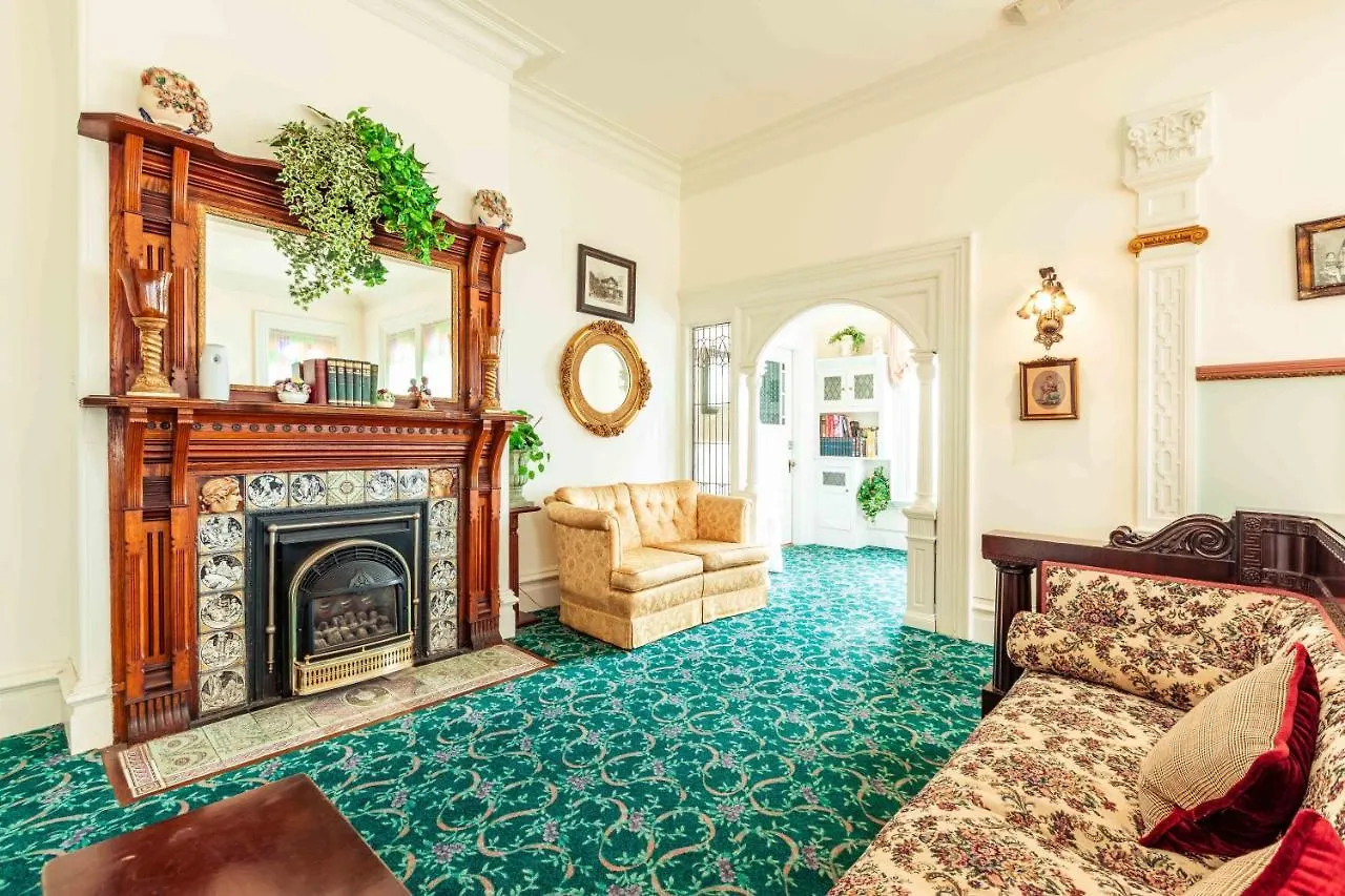 Amethyst Inn Victoria Bed & Breakfast