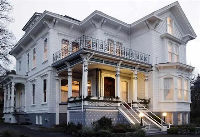 Bed & Breakfast Amethyst Inn Victoria
