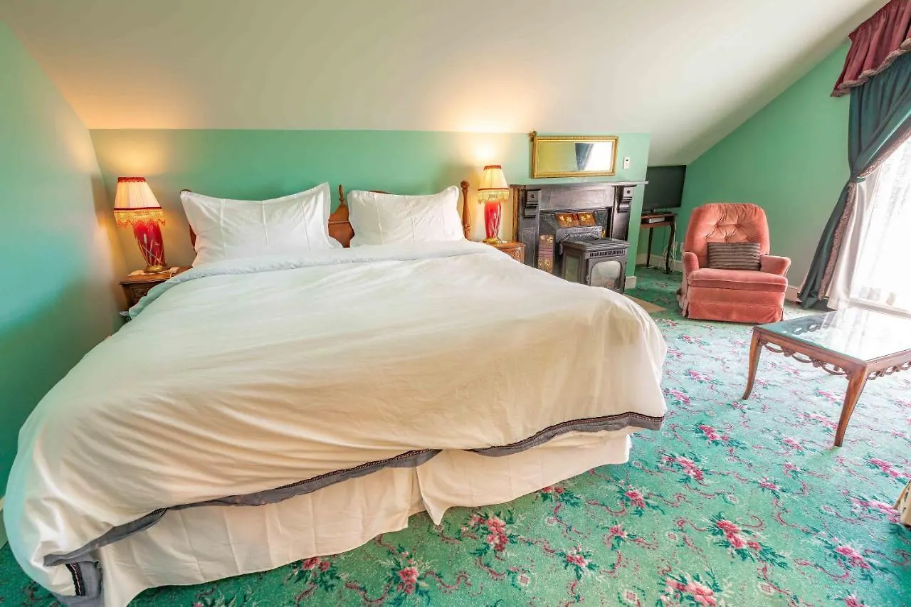 Amethyst Inn Victoria