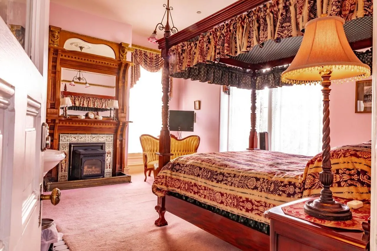Amethyst Inn Victoria 3*,